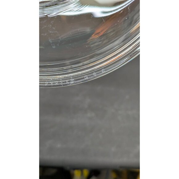 Anchor Hocking Fire King Round 2 Qt. Covered Casserole Dish Glass Vintage - Picture 8 of 16